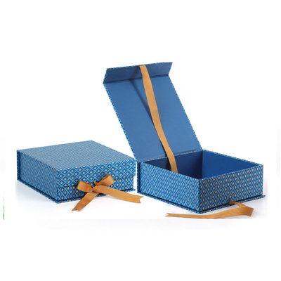 Luxury Custom Apparel Packaging Boxes CMYK Logo Matte Magnetic Closure Gift Box