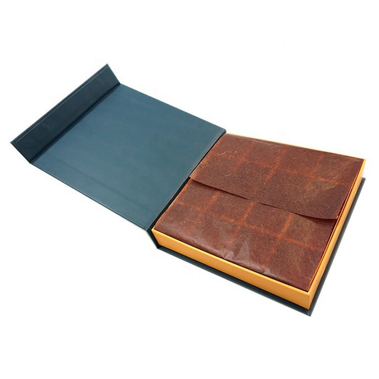 Custom Rigid Cardboard Chocolate Packaging Box With Divider And Greaseproof Paper