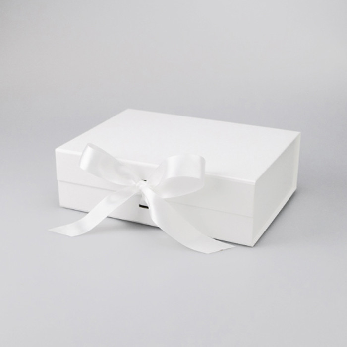 Gold Foil Folding Paper Box Cardboard Magnetic Gift Box With Ribbon