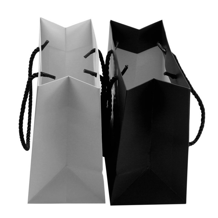 Black Paper Gift Bags With Handle Luxury Custom Clothing Packaging Bags
