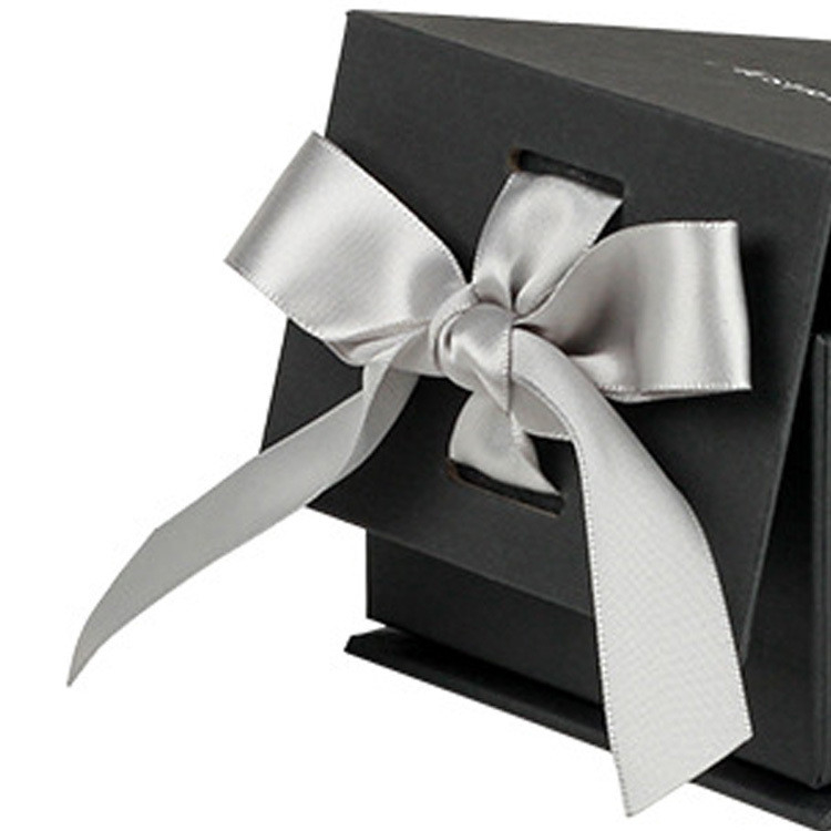 Custom Logo UV Coating Cardboard Flip Ring Earring Packaging Box with Ribbon Design